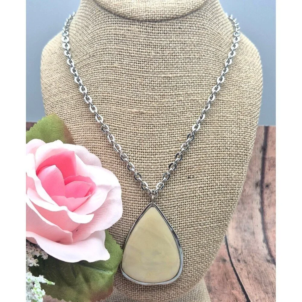 Chico's Boho Silver Tone Chain MOP Cream Teardrop Pendant Necklace